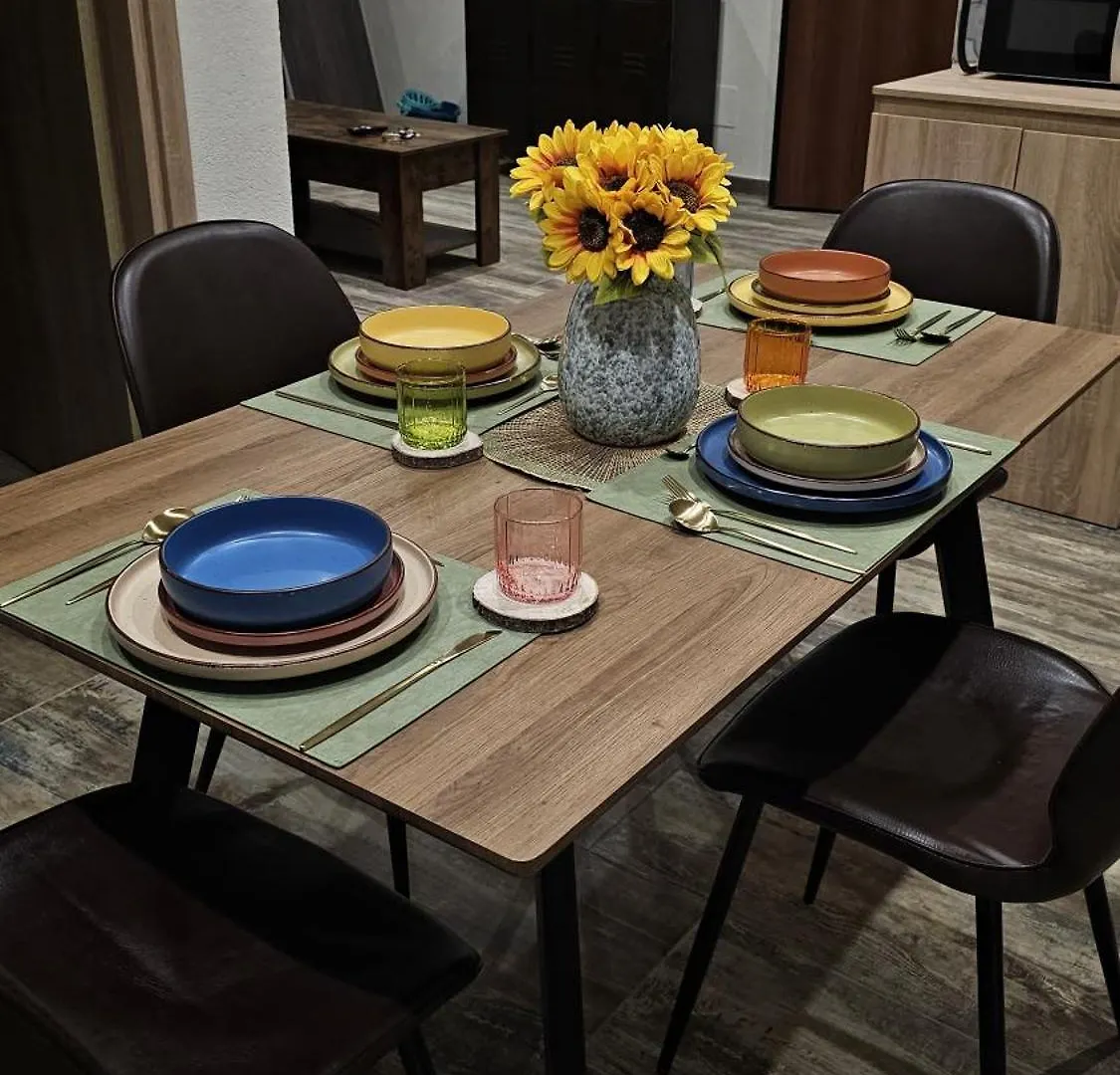 איסולה דלה פמינה Isula Seaview Apartments